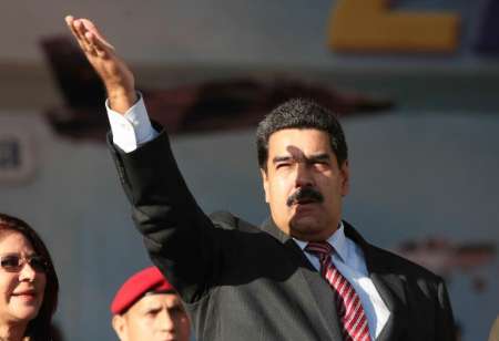 مادورو يطلب من المحكمة العليا إبطال قانون العفو عن السجناء السياسيين