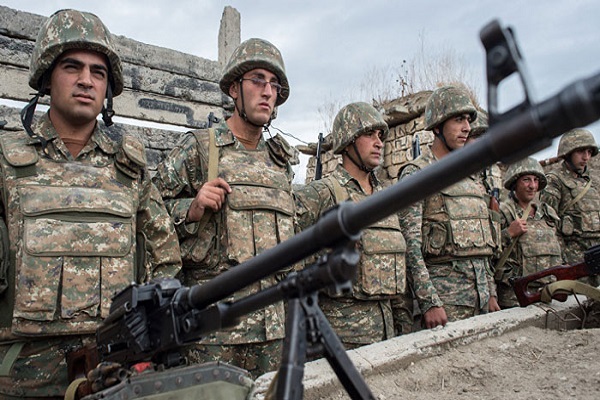 جنود مرابطون في قرة باخ