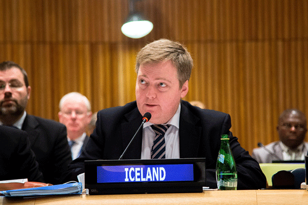 المطالبة باستقالة رئيس وزراء إيسلندا بسبب الملاذات الضريبية