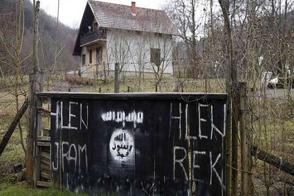 هجوم شارلي ايبدو واعتداءات باريس مرتبطة بتحركات في البوسنة