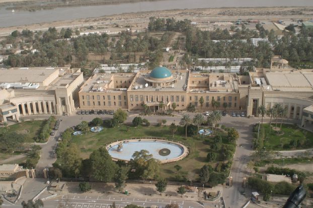ساحة الفردوس وسط بغداد شاهد على خراب العراق