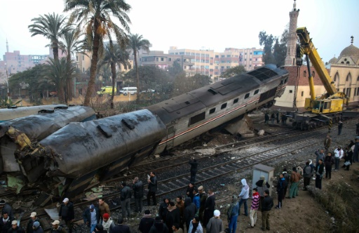 8 قتلى في تصادم بين قطار وسيارة أجرة في مصر