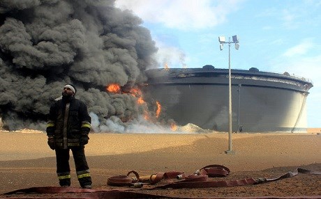 إخلاء أربعة حقول نفطية في ليبيا خشية تعرضها لهجمات