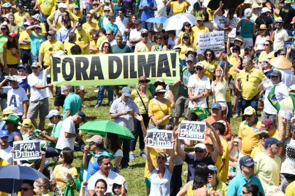 المحكمة البرازيلية العليا ترفض طعنا بعملية إقالة روسيف 