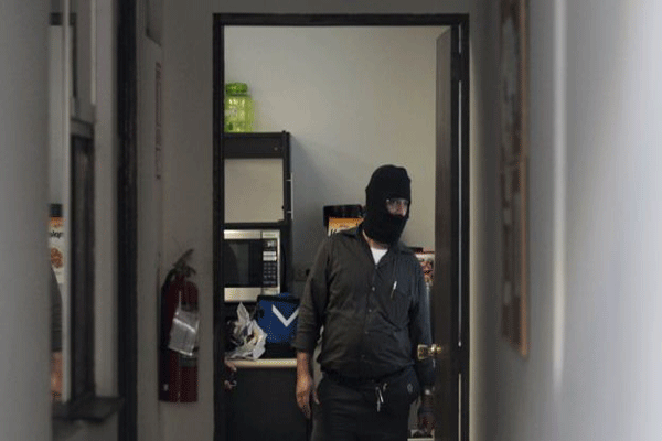 لدى مداهمة فرع لمكتب 