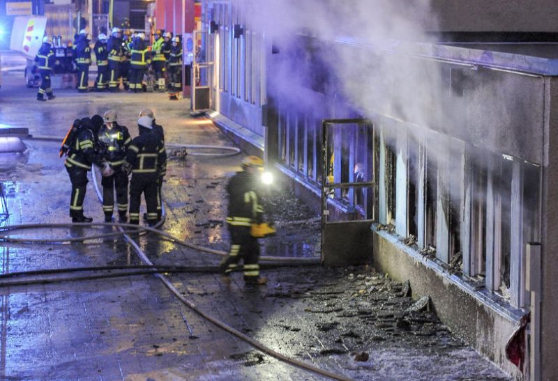 السجن ثلاث سنوات لشخص أضرم حريقا في مسجد بالسويد