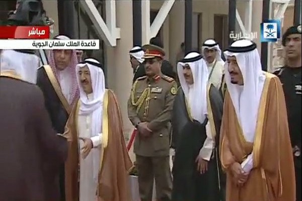 الملك سلمان خلال استقباله الشيخ صباح الأحمد الجابر المبارك الصباح