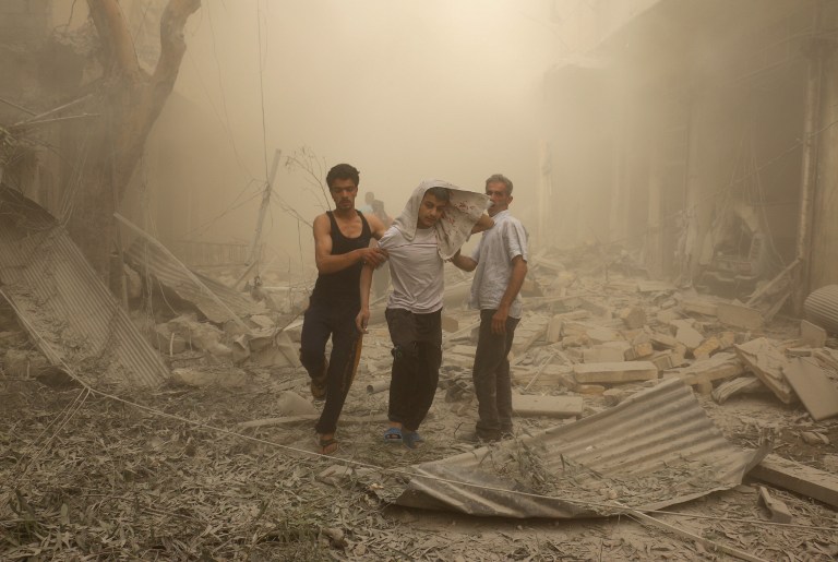 مقتل 25 مدنيا جراء قصف وغارات في مدينة حلب وريفها