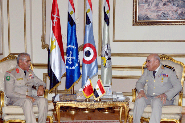 اجتماع ثنائي بين وزير الدفاع المصري ورئيس الأركان البحريني