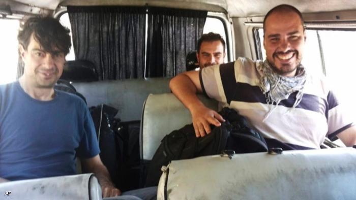 وصول الصحافيين الذين كانوا مخطوفين في سوريا إلى إسبانيا
