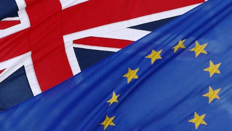 لجنة برلمانية بريطانية: الخروج من الاتحاد الأوروبي يستغرق سنوات