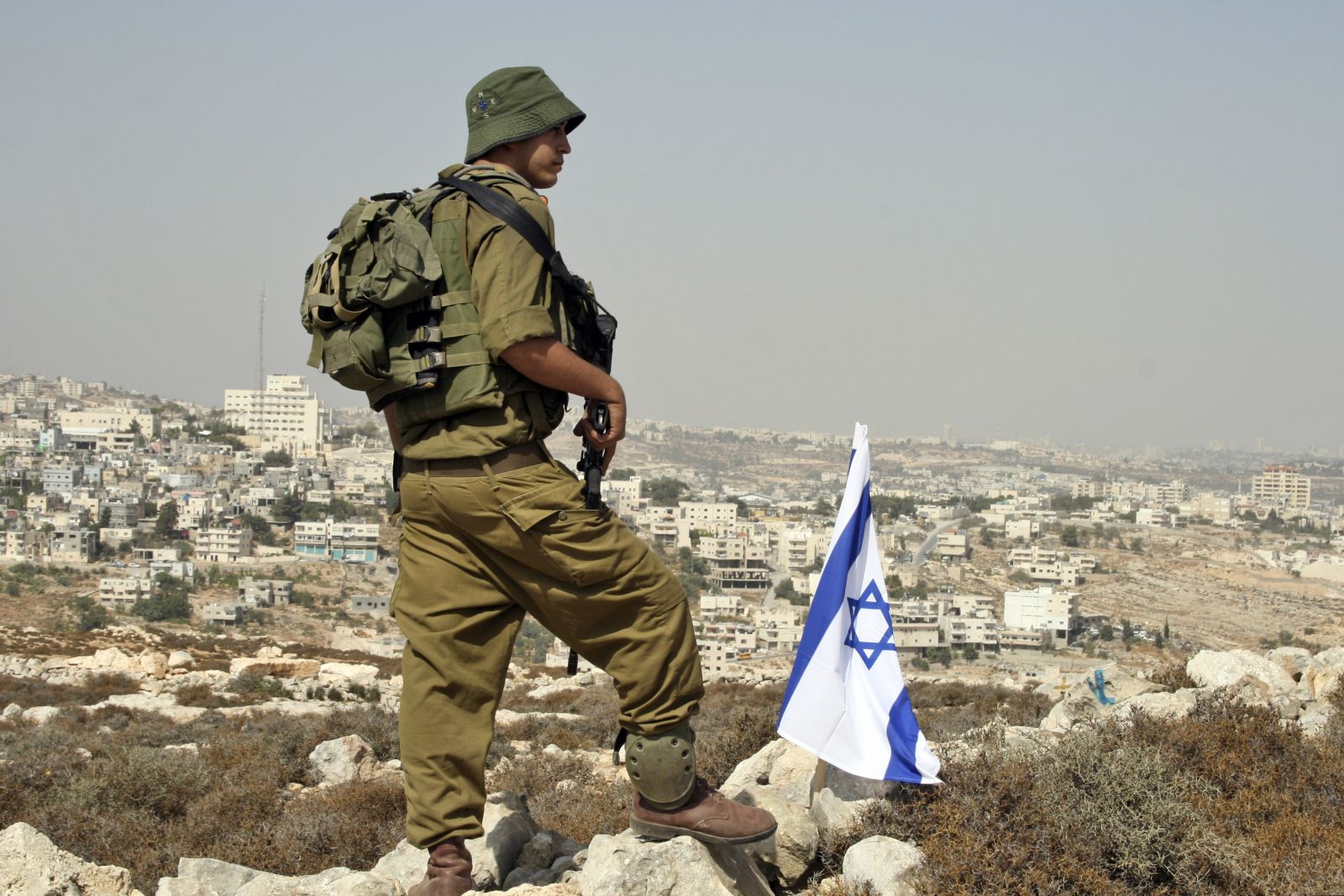 بدء محاكمة جندي إسرائيلي متهم بالاجهاز على فلسطيني جريح