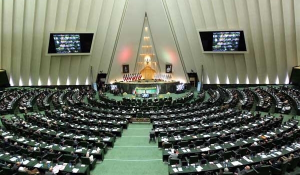 مجلس الشورى الايراني الجديد يبدأ عمله