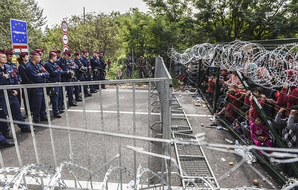 المجر تعزز حدودها مع صربيا لمنع مرور المهاجرين