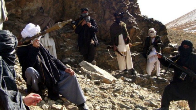 طالبان تعدم 16 راكبًا كانوا في حافلات في افغانستان
