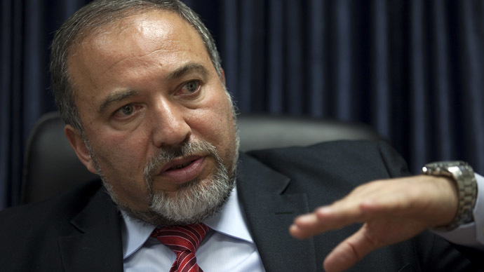 وزير إسرائيلي يستقيل من الحكومة معتبرًا أنها 