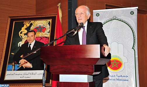 أندريه ازولاي مستشار ملك المغرب يلقي كلمته في المؤتمر 