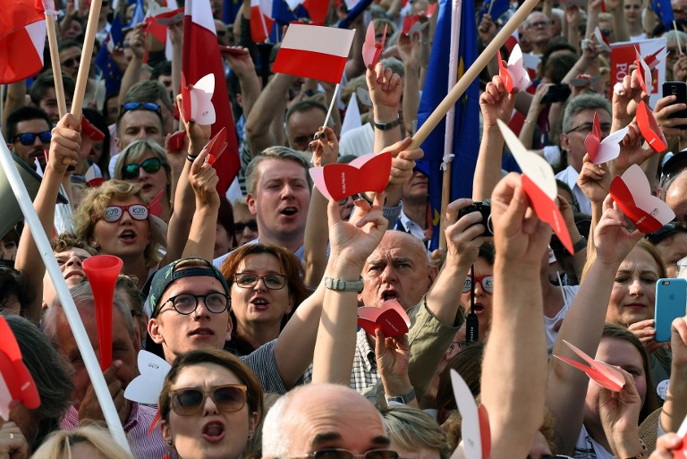 عشرات الاف المتظاهرين في بولندا رفضا لسياسة الحكومة