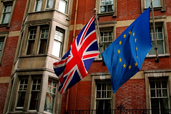 الاوروبيين يؤيدون بشكل متزايد بقاء بريطانيا في الاتحاد