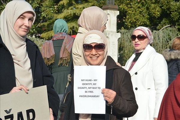 منع الحجاب يثير جدلًا قانونيًا في أوروبا
