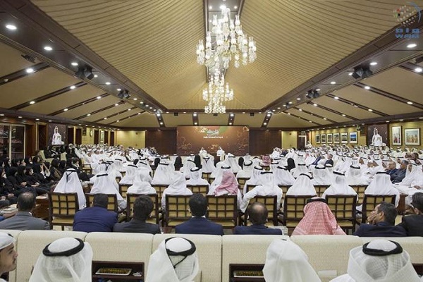 الحضور في مجلس محمد بن زايد 