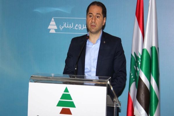 استقالة وزيرين يدخل حكومة لبنان في مأزق