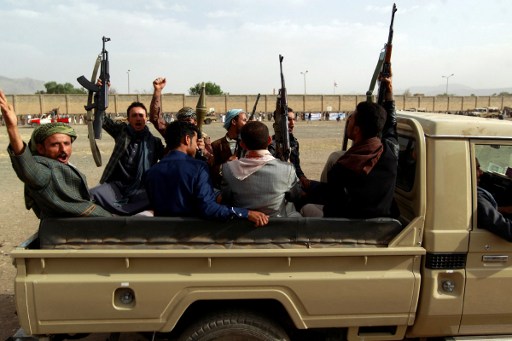 الحوثيون يقتربون من قاعدة العند الجوية الاستراتيجية