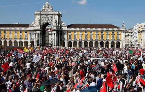 آلاف المتظاهرين في البرتغال دفاعاً عن المدرسة العمومية