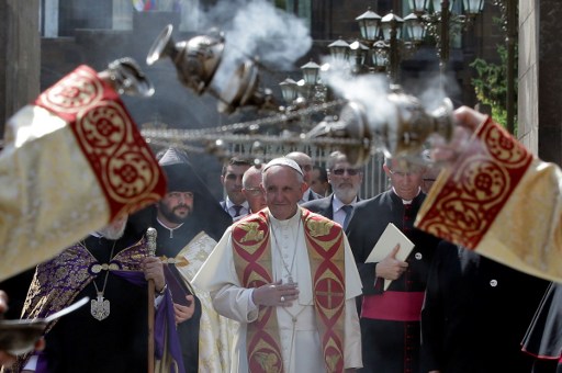 البابا يبدأ زيارة الى يريفان حيث ينظر اليه كمدافع عن الارمن