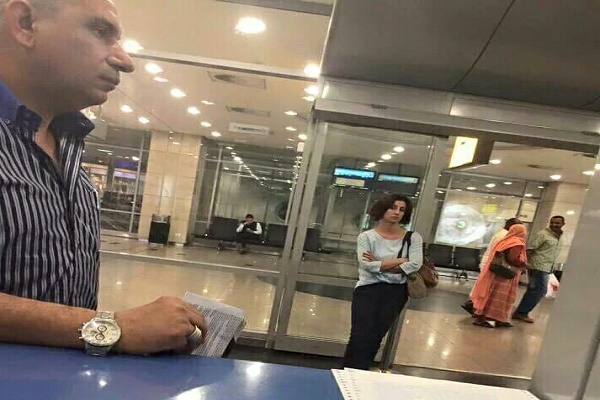 ليليان في مطار القاهرة