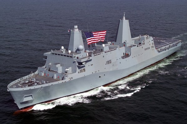 البحرية الأميركية تعاقب ثمانية عناصر اعترضتهم ايران
