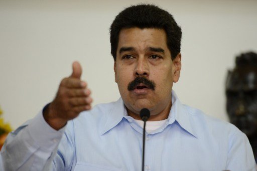 المصادقة على تواقيع المطالبين باستفتاء على اقالة مادورو