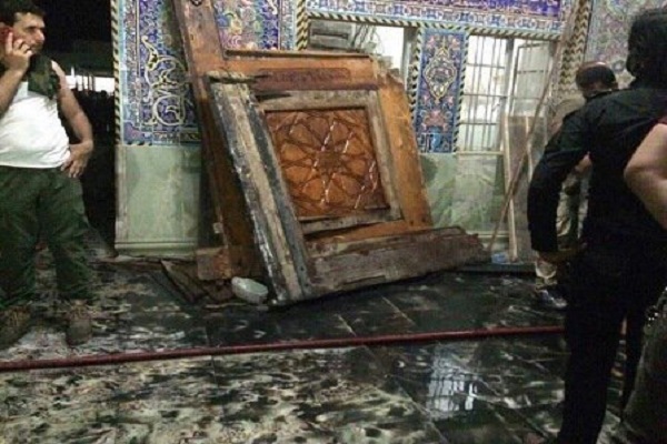 اثار التدمير الذي احدثه الهجوم الانتحاري على مرقد السيد محمد شمال بغداد