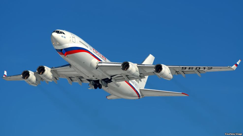 هبوط اول طائرة سياحية روسية في منتجع تركي