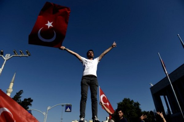 الموقف الرسمي العراقي مُنقسم حيال الإنقلاب في تركيا
