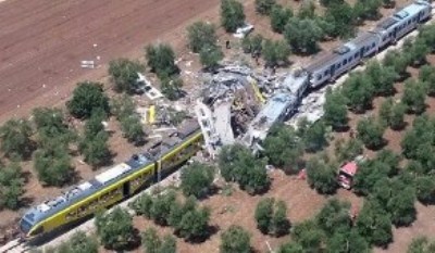 22 قتيلا في حادث اصطدام بين قطارين في ايطاليا