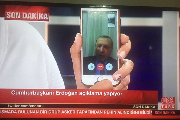 صورة اردوغان متحدثا عبر سكايب