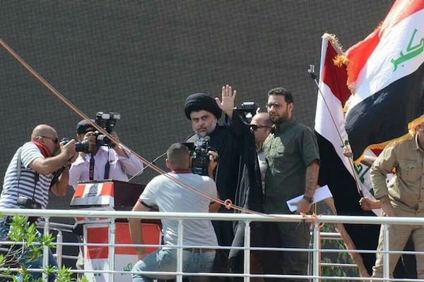 الصدر يحي المتظاهرين بساحة التحرير