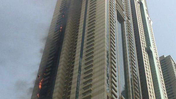 حريق في برج سكني بدبي دون وقوع إصابات