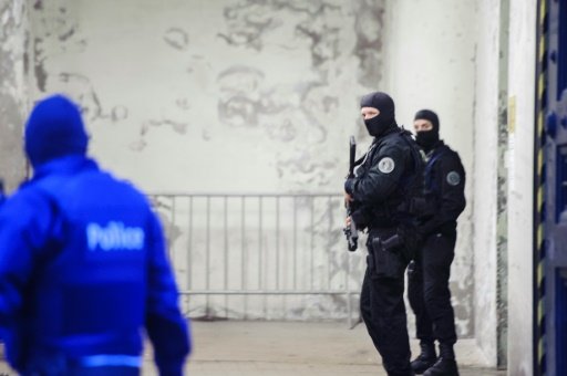 النمسا تسلم فرنسا شخصين يشتبه بعلاقتهما باعتداءات باريس
