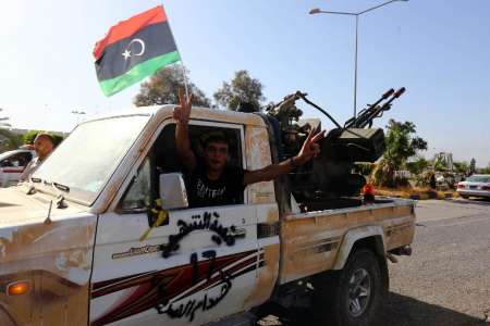 قوات الحكومة الليبية غير المعترف بها تعلن استعادة حي في بنغازي من ايدي متطرفين