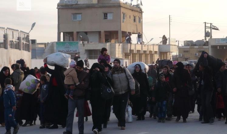 خروج عشرات العائلات من احياء حلب المحاصرة