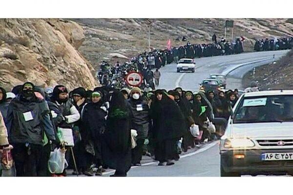 ايرانيون يعبرون الحدود الى العراق