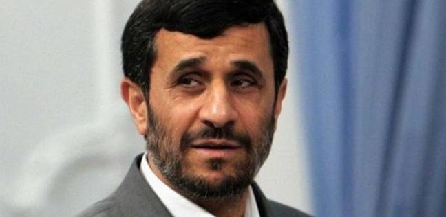 أحمدي نجاد يطالب أوباما باعادة مليارات الدولارات