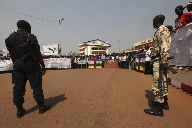 18 قتيلا في حادث سير في غرب الغابون