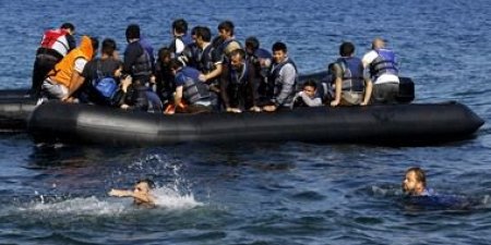 غرق 5 مهاجرين وإغاثة 6 آلاف في المتوسط منذ الخميس