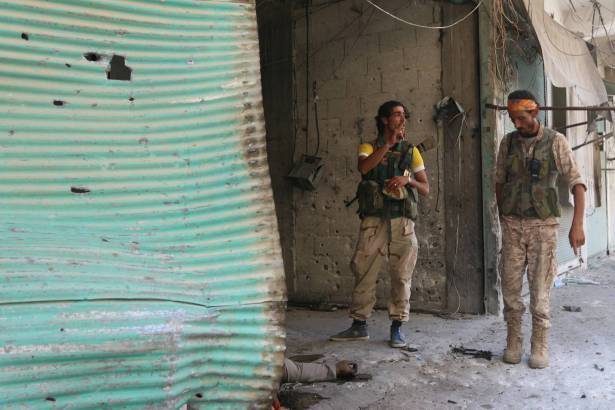 تعزيزات عسكرية لقوات النظام والفصائل استعدادا لمعركة حلب