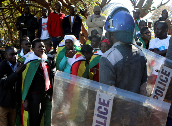 الشرطة تقمع بعنف تظاهرة معارضة للحكومة في زيمبابوي