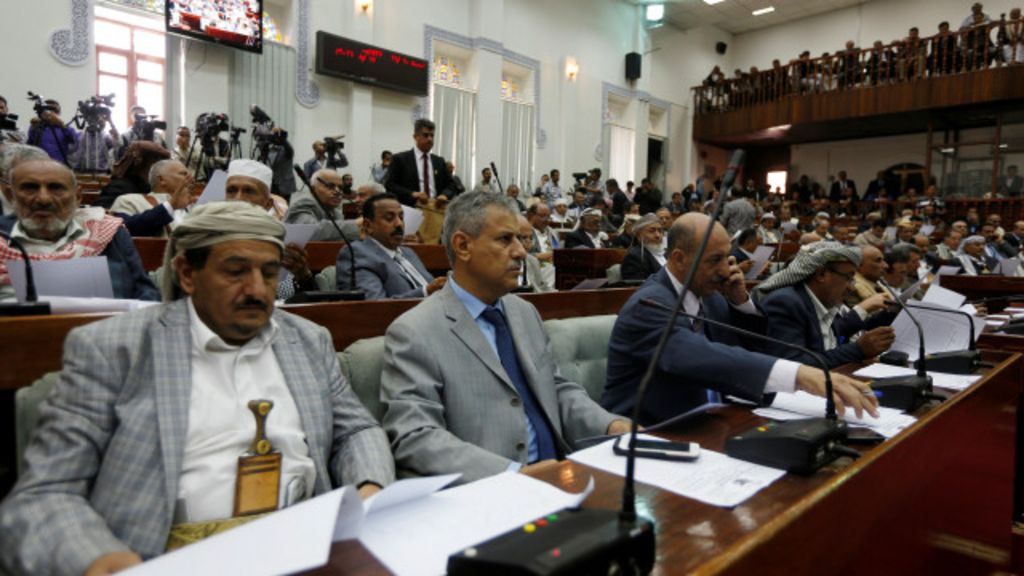 الحوثيون يعقدون جلسة للبرلمان في تحد للحكومة اليمنية