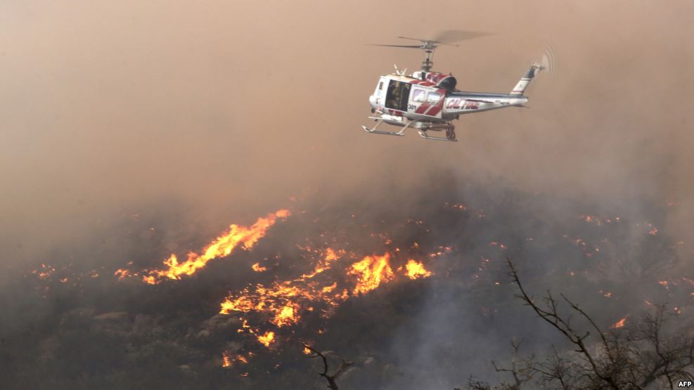 حريق يؤدي الى اجلاء 82 الف و600 شخص في كاليفورنيا